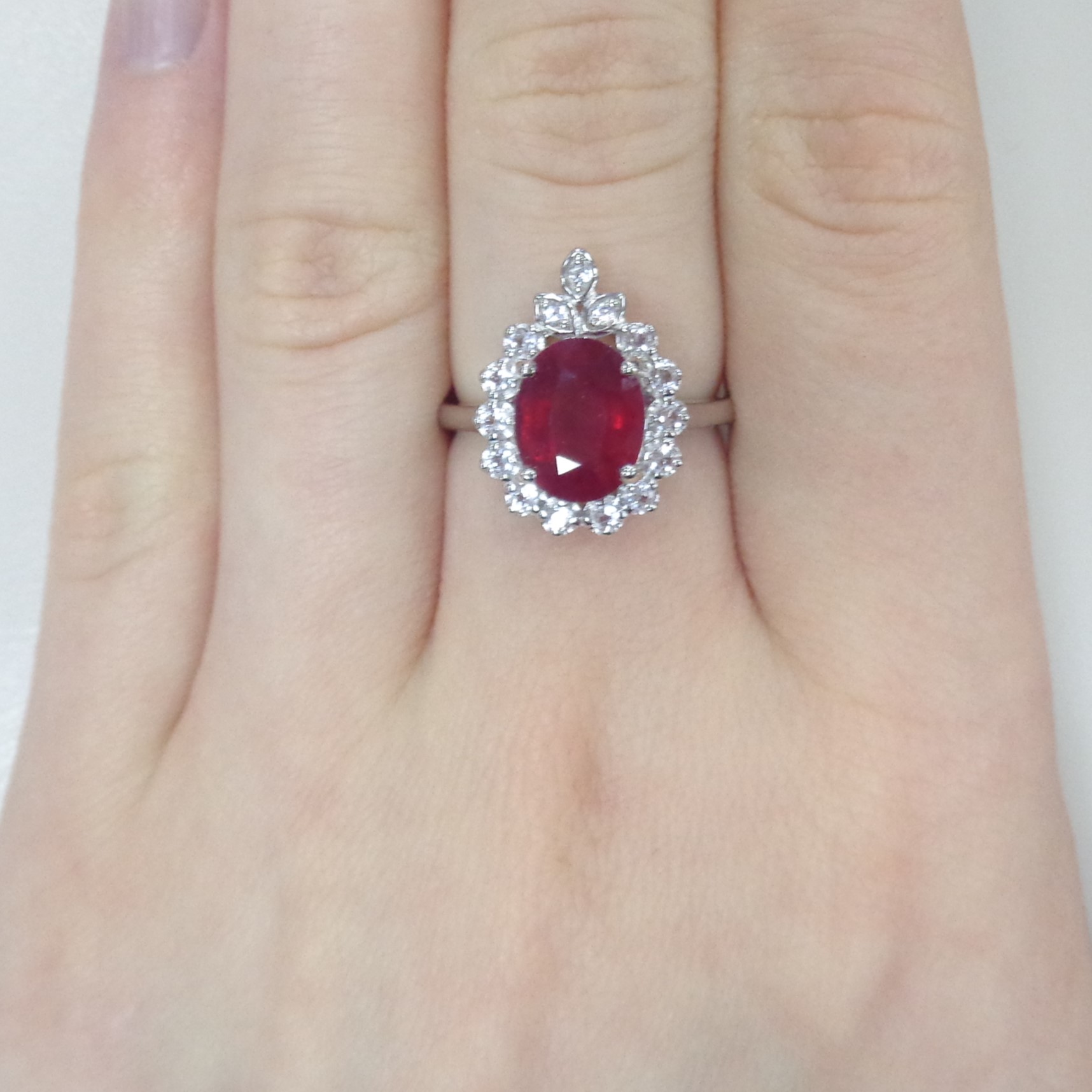 Серебряное кольцо с рубином